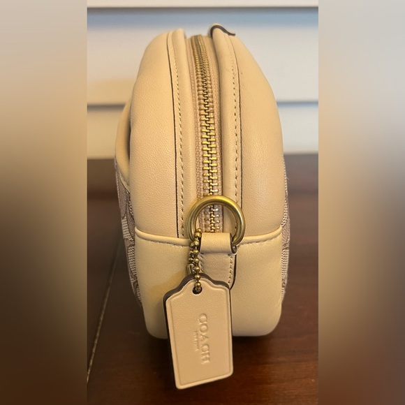 Sold - Picture 4 of 8